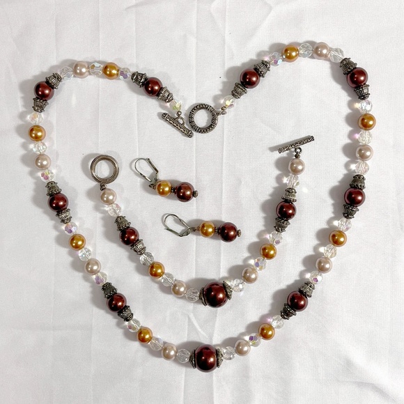 Jewelry - Jewelry Women's Necklace, Bracelet and Earrings Set